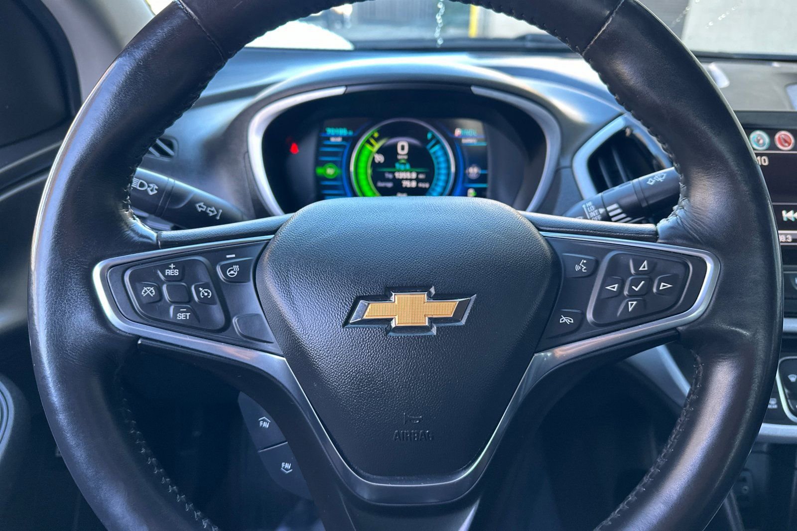 Used 2018 Chevrolet Volt LT w/ Comfort Package image 25
