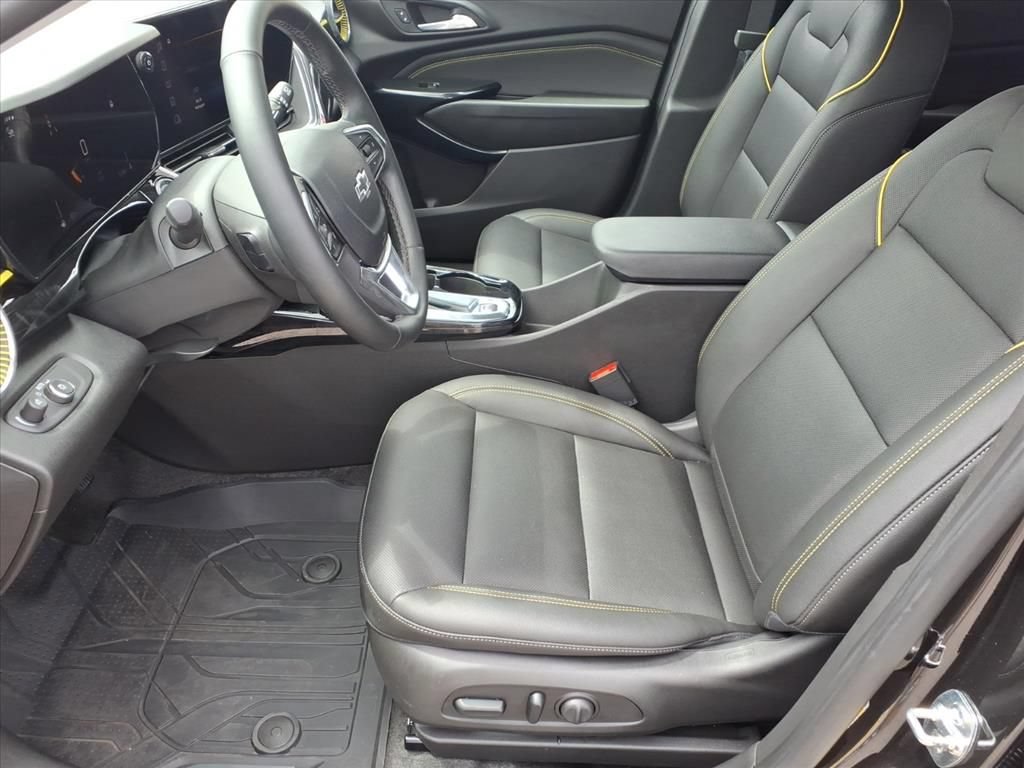 Used 2025 Chevrolet Trax ACTIV w/ Driver Confidence Package FWD image 12