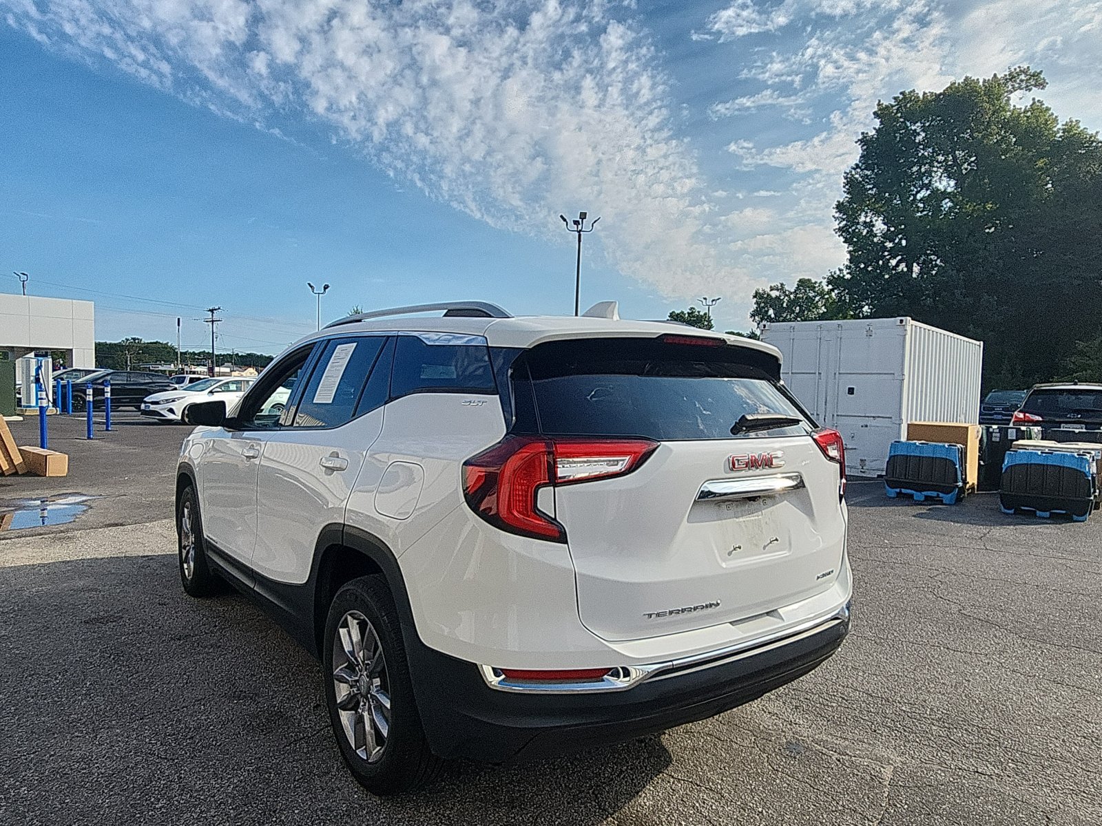 Used 2022 GMC Terrain SLT AWD/4WD image 3