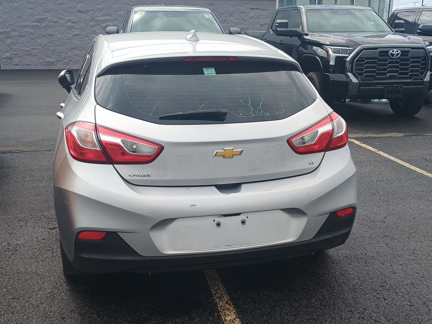 Used 2017 Chevrolet Cruze LT image 3