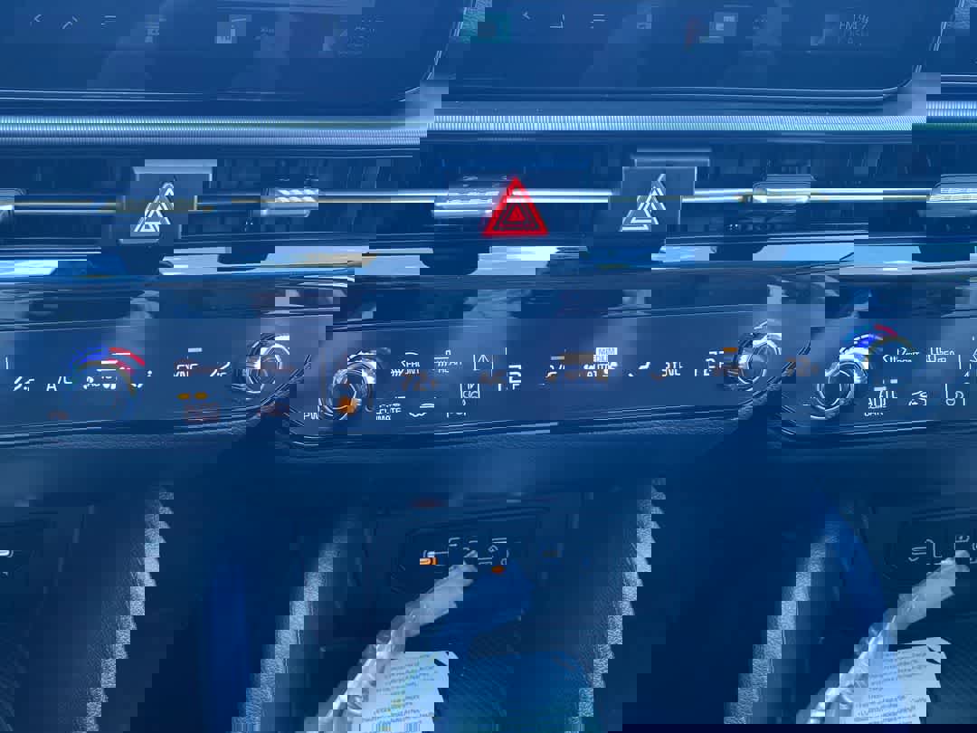 New 2026 Kia Sportage EX w/ EX Panorama Roof Package image 18