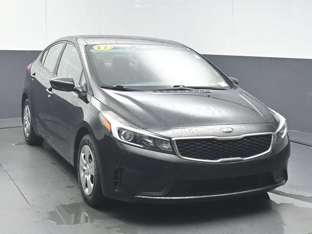 Used 2017 Kia Forte LX FWD image 2
