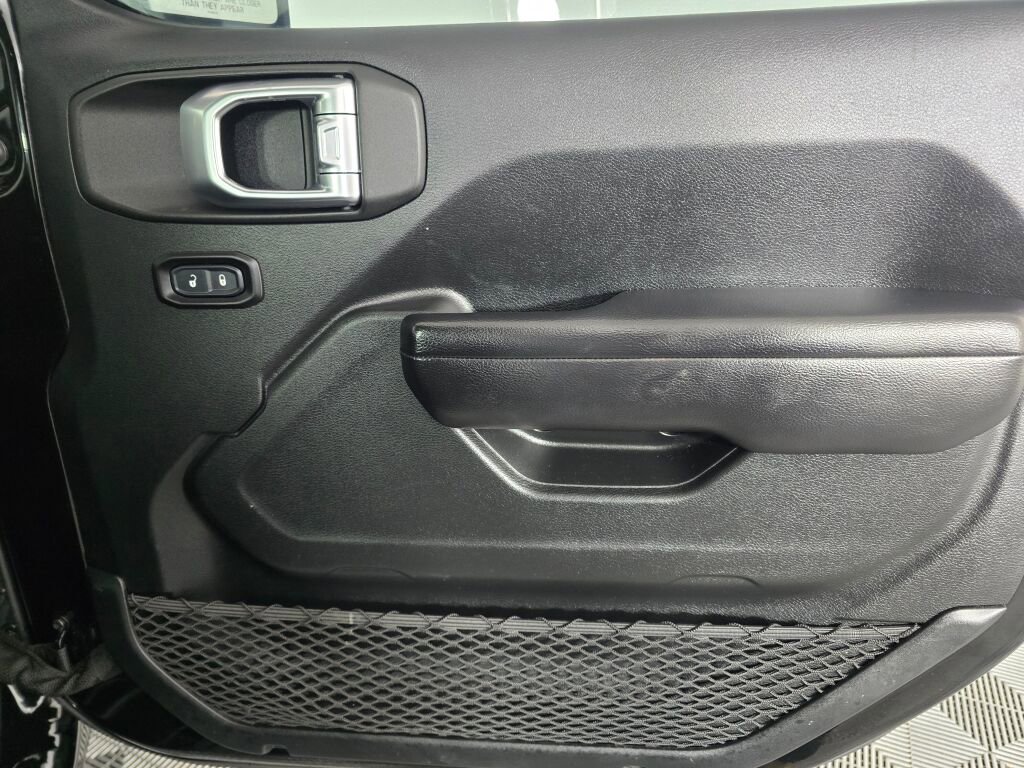 Used 2018 Jeep Wrangler Unlimited Sport S image 38