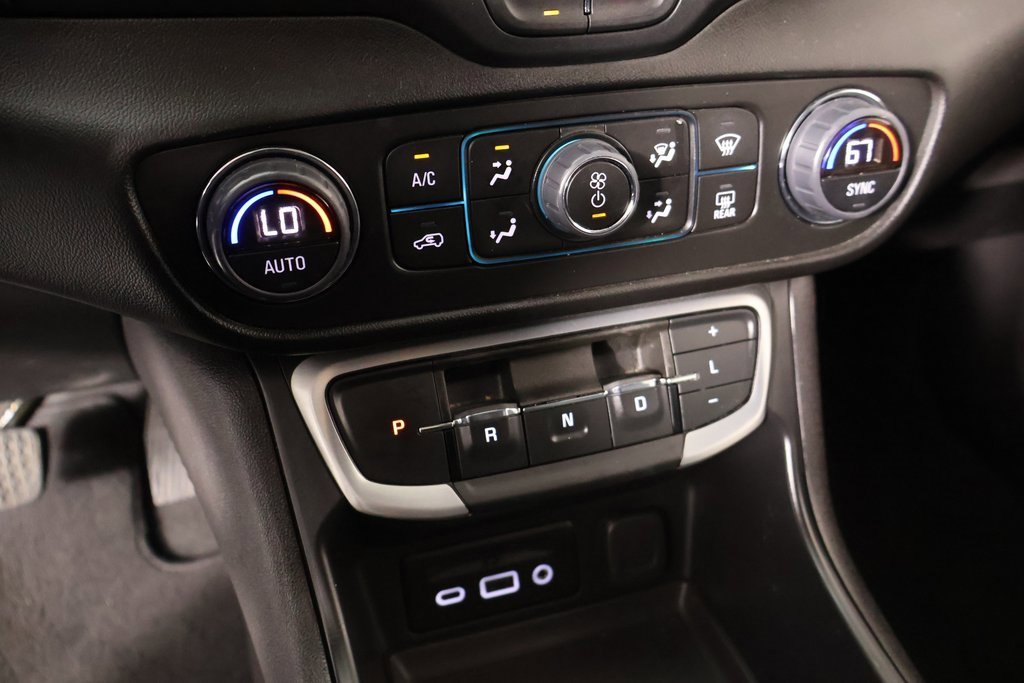 Used 2024 GMC Terrain SLT image 7