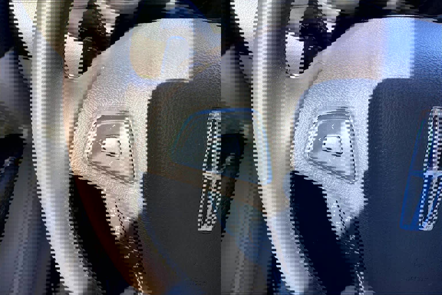 Used 2018 Lincoln MKC Select w/ Select Plus Package image 23