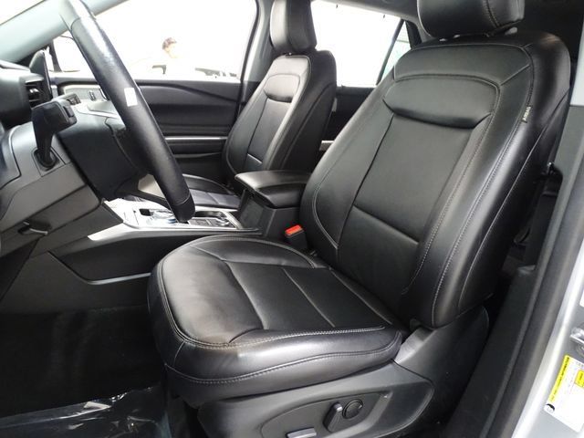 Used 2023 Ford Explorer Limited AWD/4WD image 11