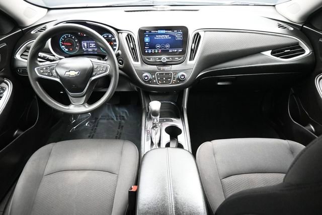 Used 2022 Chevrolet Malibu LT FWD image 12