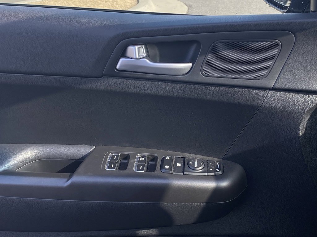 Certified 2022 Kia Sportage LX w/ LX FWD Value Edition Package image 20