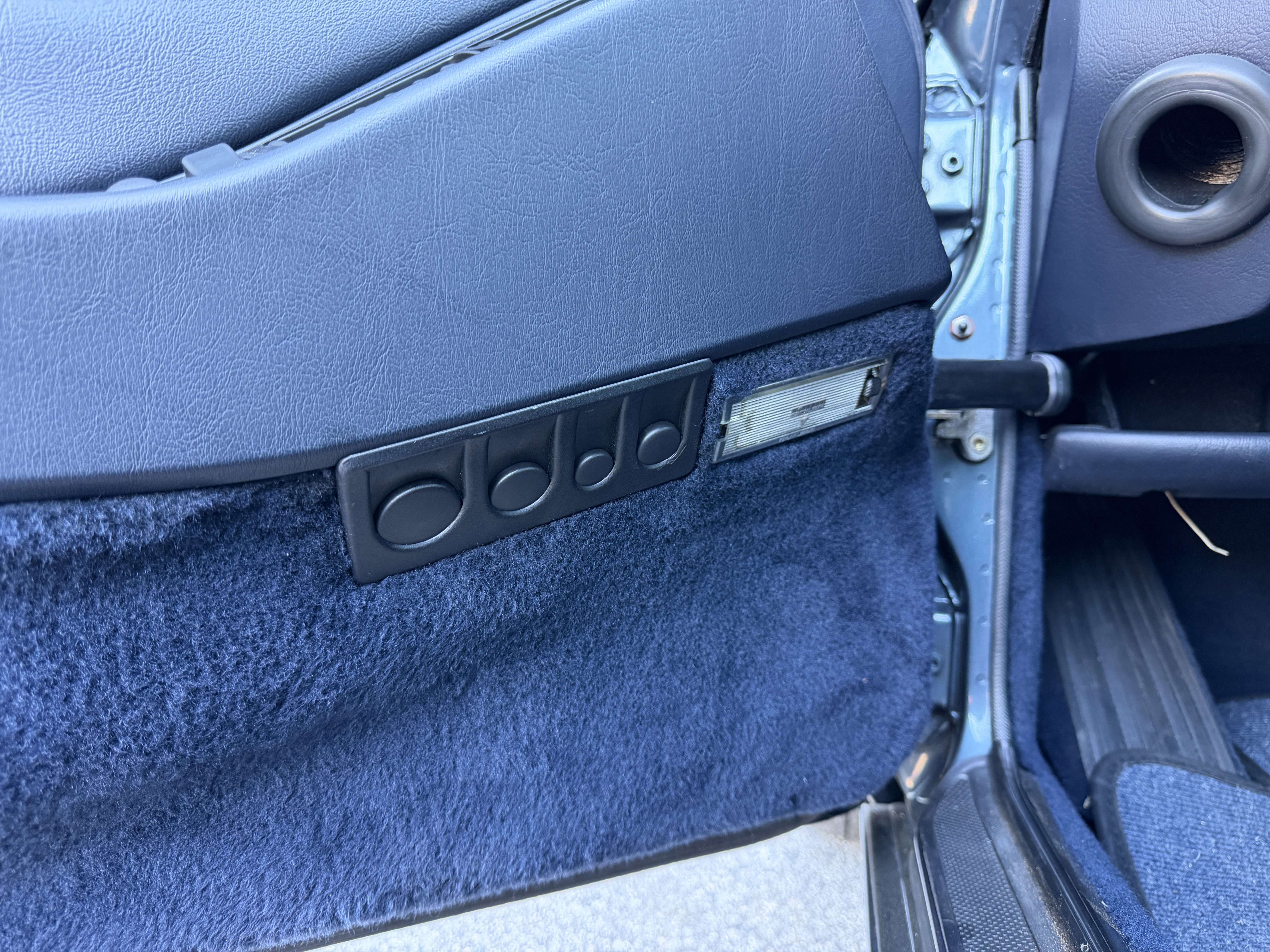 Used 1987 Porsche 928 S4 RWD image 24