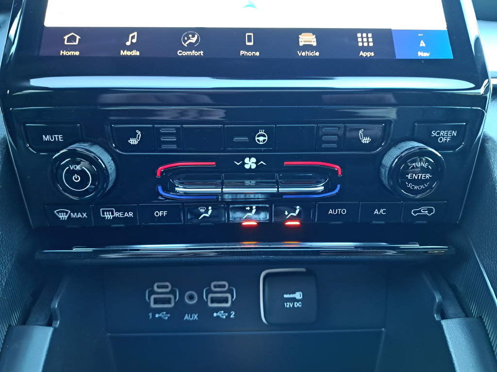 New 2025 Jeep Grand Cherokee Limited w/ MOPAR Finishing Package AWD/4WD image 26