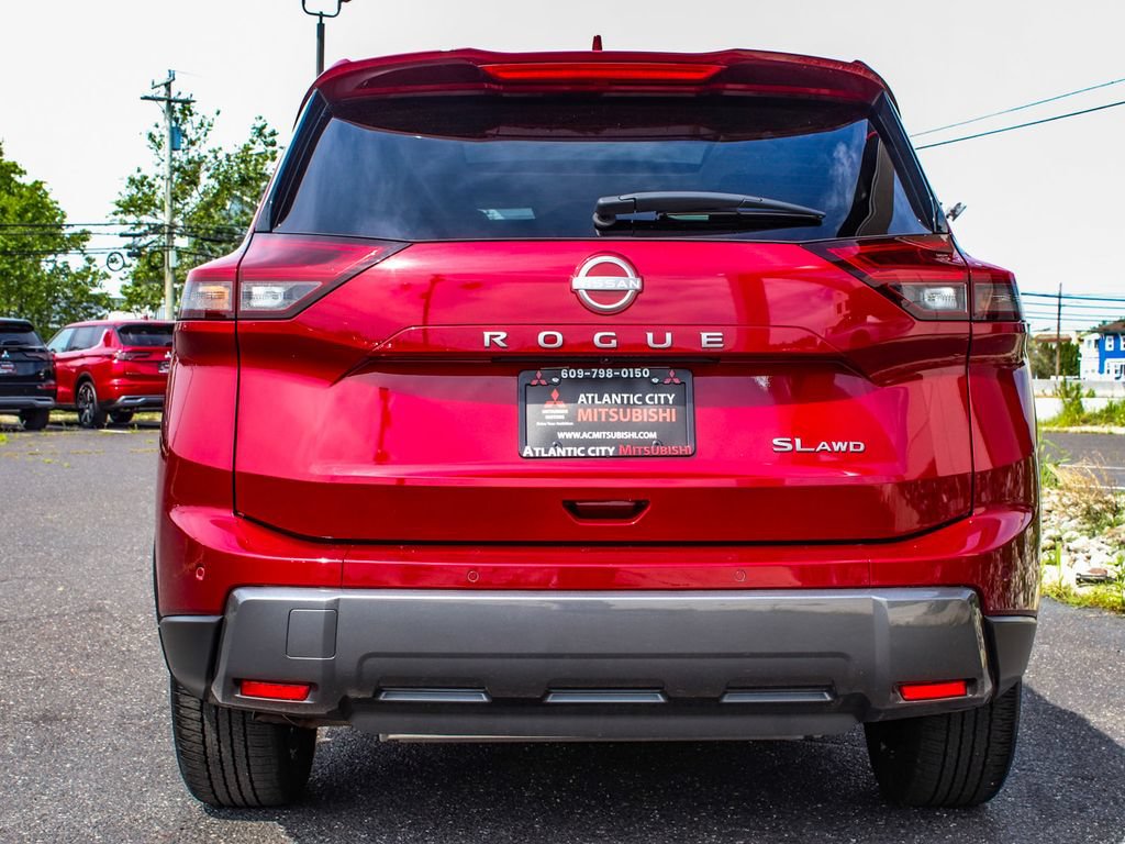 Used 2025 Nissan Rogue SL w/ SL Premium Package AWD/4WD image 5
