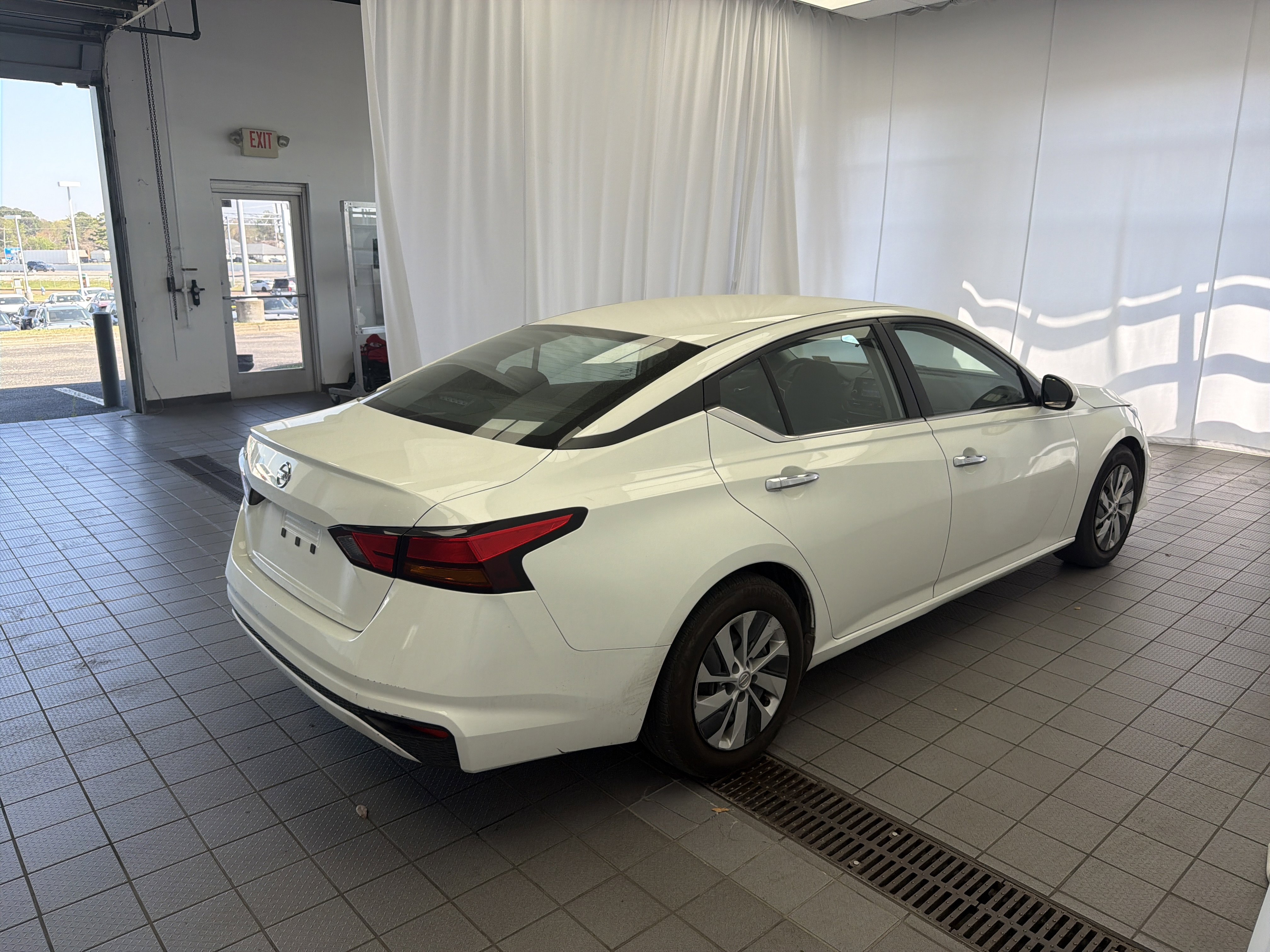 Used 2022 Nissan Altima 2.5 S image 5