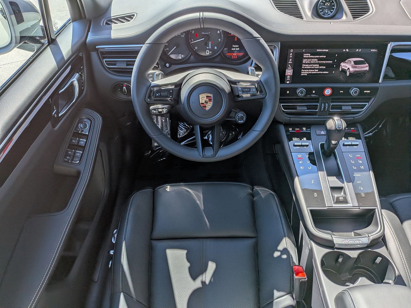 New 2026 Porsche Macan Turbo image 16