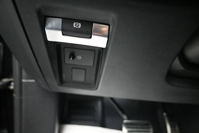 Used 2024 Land Rover Defender 130 X AWD/4WD image 17