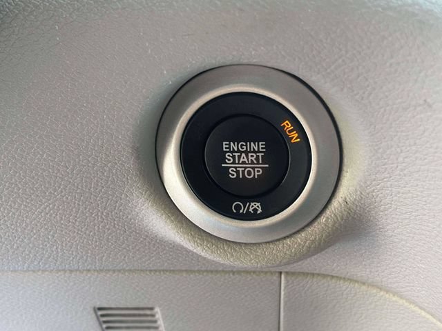 Used 2024 Chrysler Pacifica Touring-L FWD image 13