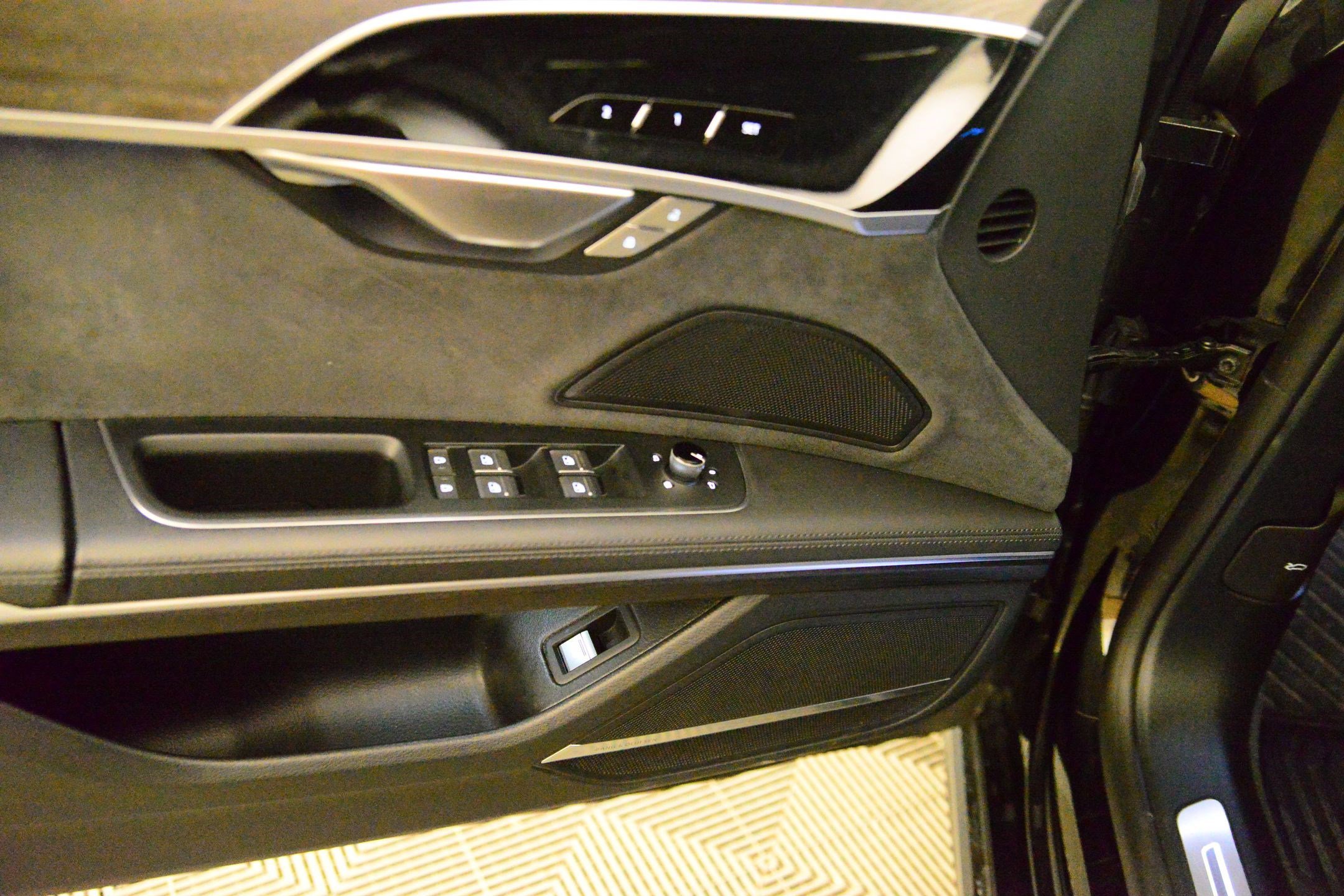 Used 2022 Audi A8 L 3.0T image 26