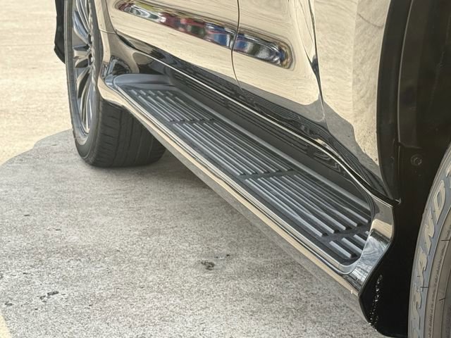 Used 2023 Lexus GX 460 Premium w/ Accessory Package image 11