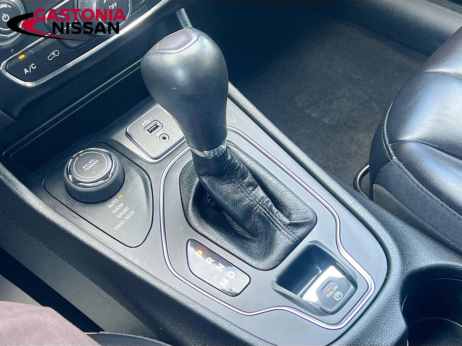 Used 2019 Jeep Cherokee Latitude Plus w/ Cold Weather Group image 21