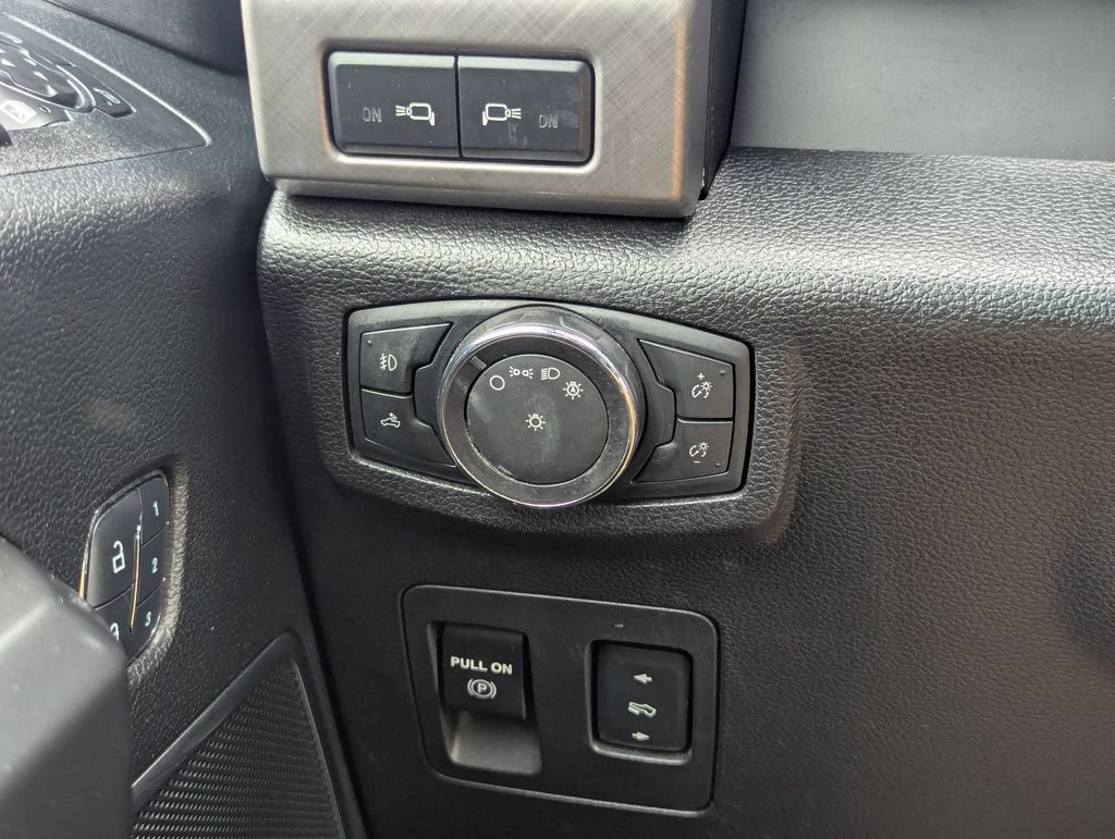 Used 2018 Ford F150 Limited AWD/4WD image 13