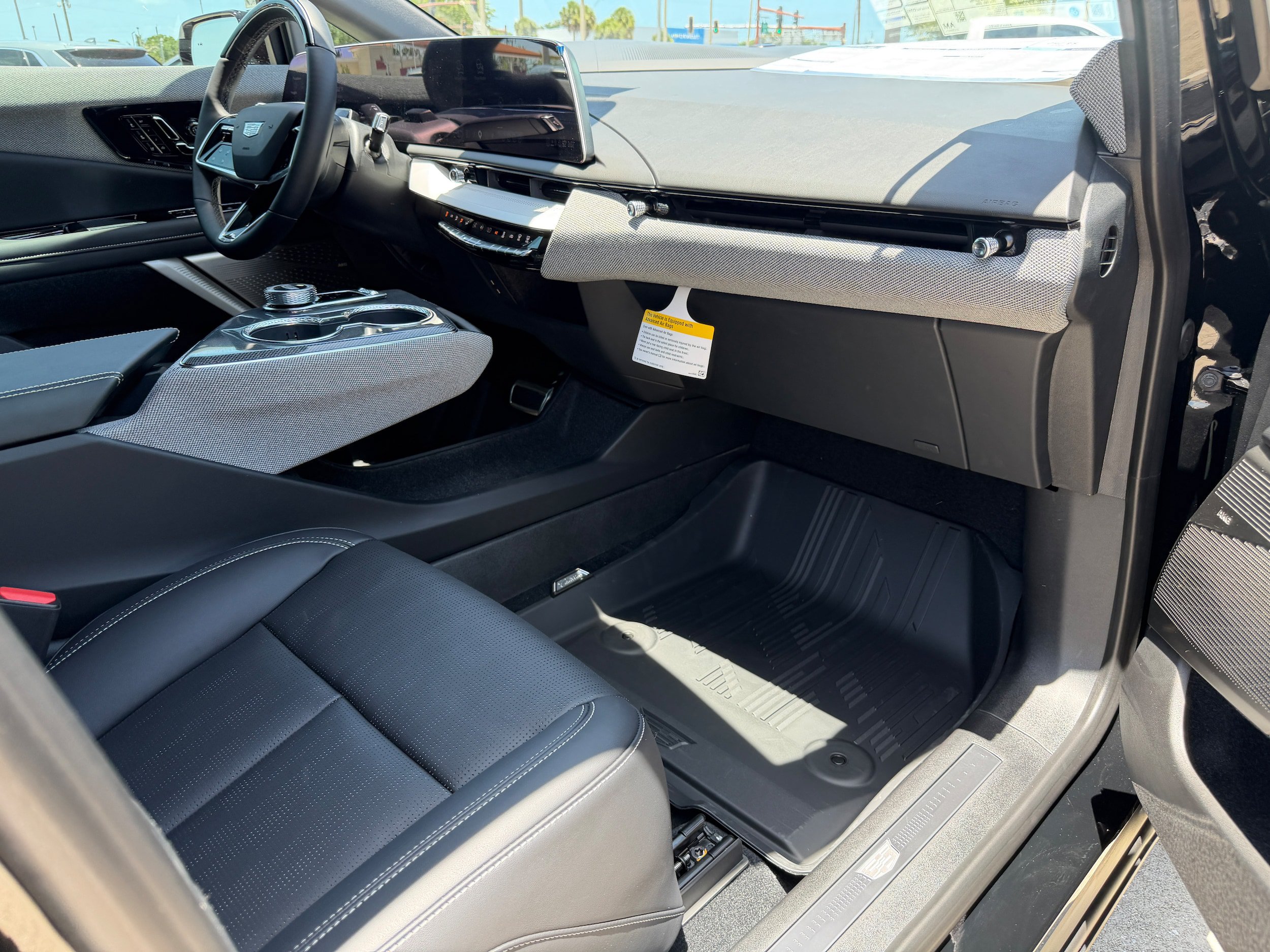 New 2026 Cadillac Optiq Sport 2 w/ LPO, Floor Liner Package AWD/4WD image 12