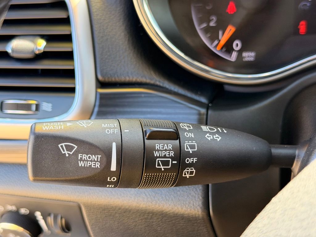 Used 2022 Jeep Grand Cherokee Laredo X image 16