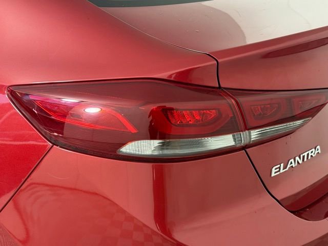 Used 2017 Hyundai Elantra Limited w/ Limited Tech Package 08 FWD image 26
