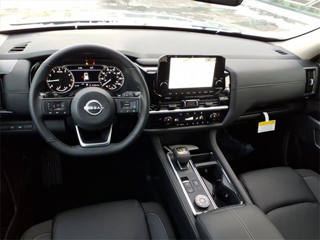 New 2025 Nissan Pathfinder SL image 7