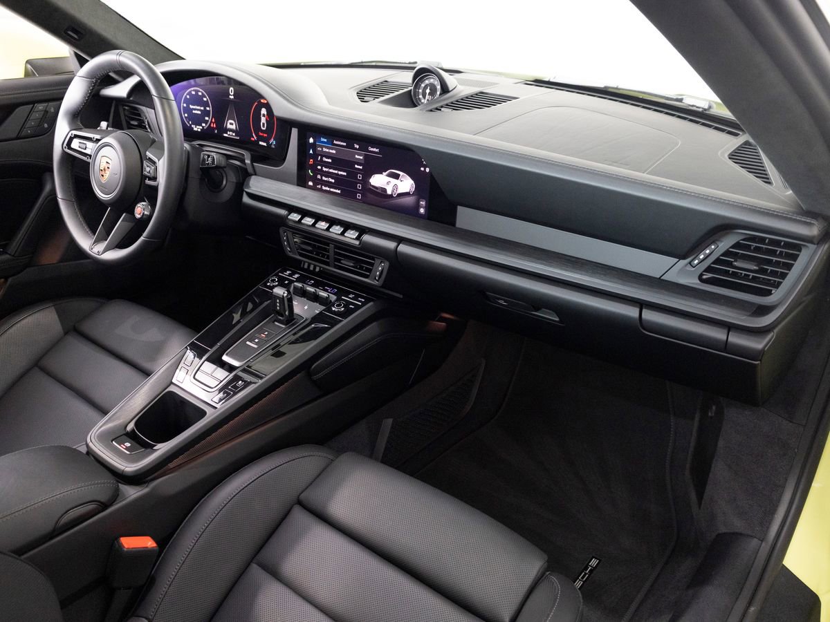 Certified 2025 Porsche 911 Carrera GTS image 23
