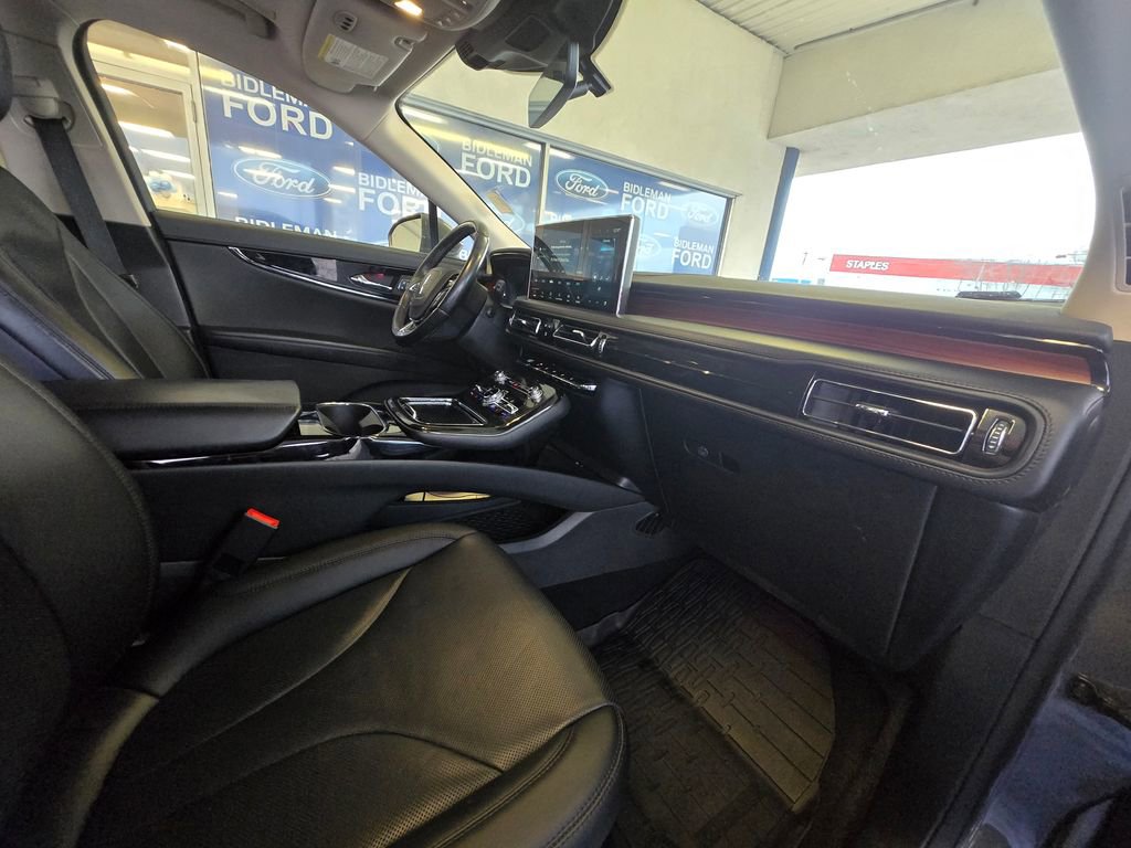 Used 2022 Lincoln Nautilus Reserve w/ Equipment Group 201A image 30