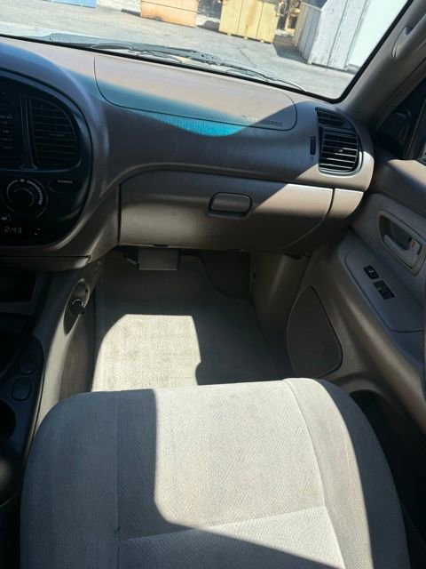 Used 2002 Toyota Sequoia SR5 RWD image 29