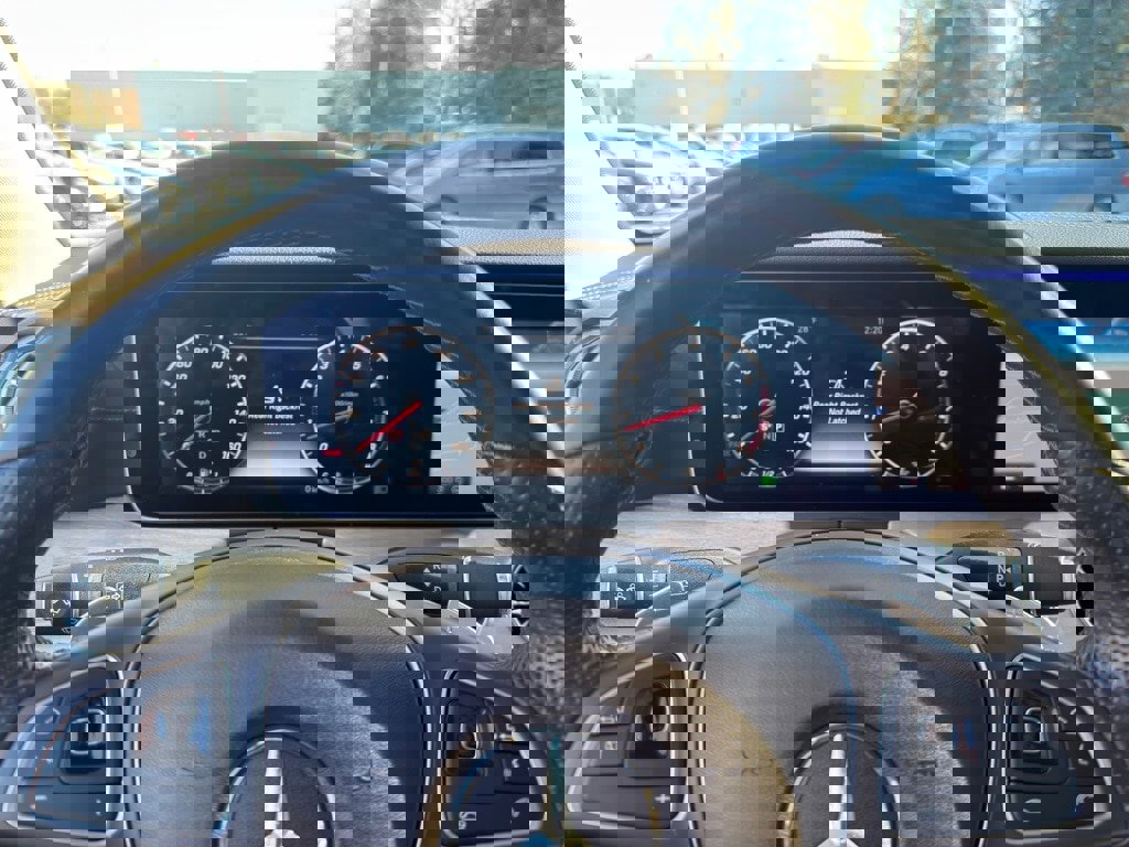 Used 2018 Mercedes-Benz E 400 4MATIC Coupe image 21