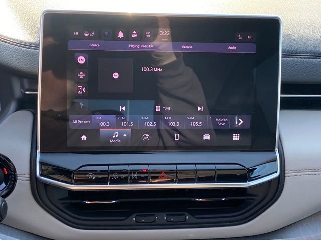 Used 2022 Jeep Compass Limited image 11