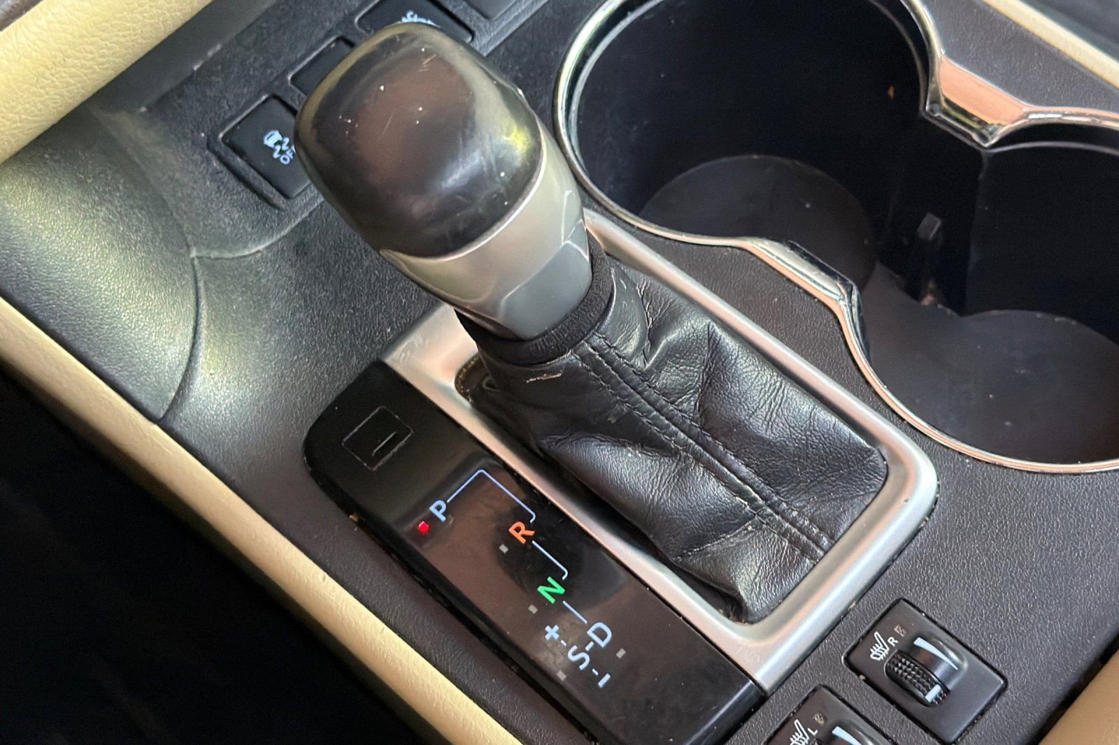 Used 2016 Toyota Highlander XLE AWD/4WD image 23