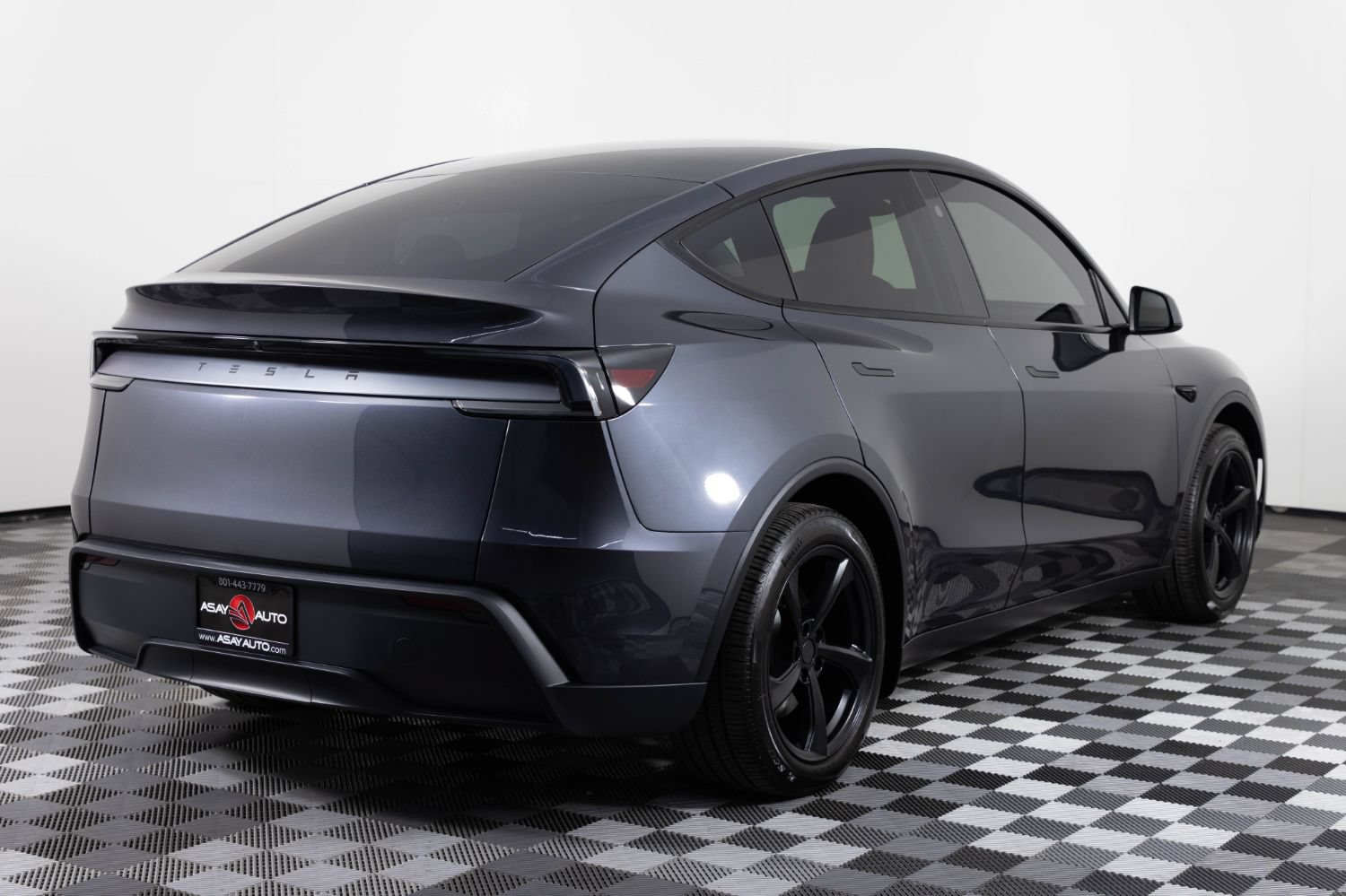 Used 2026 Tesla Model Y Long Range RWD image 7