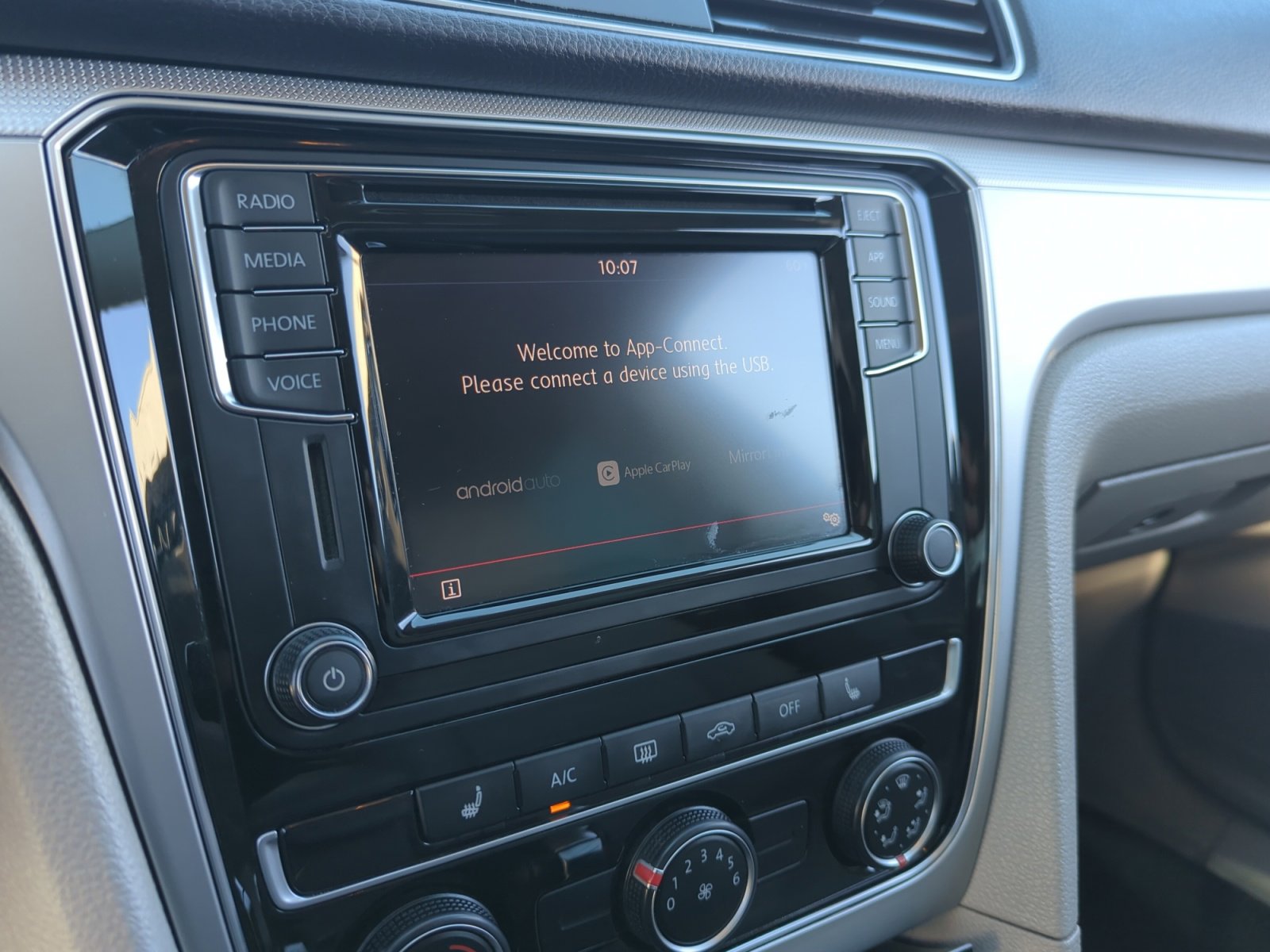 Used 2019 Volkswagen Passat 2.0T Wolfsburg image 26