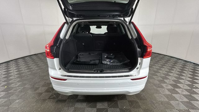 Used 2023 Volvo XC60 B5 Core w/ Climate Package AWD/4WD image 26