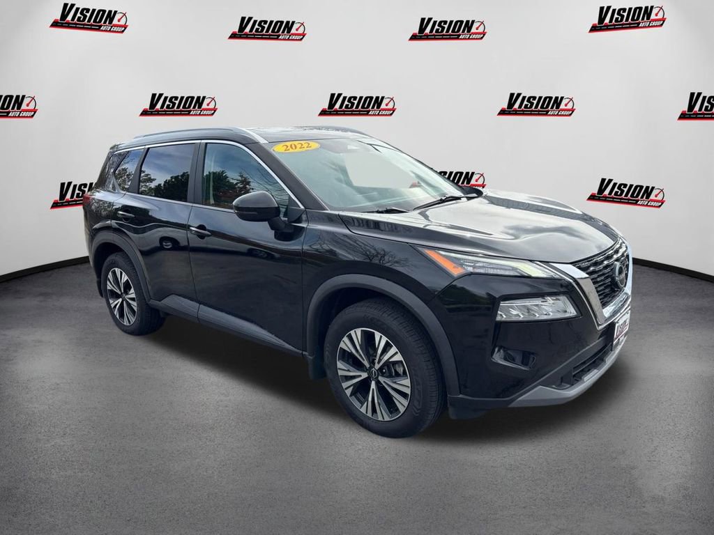 Used 2022 Nissan Rogue SV w/ SV Premium Package image 3