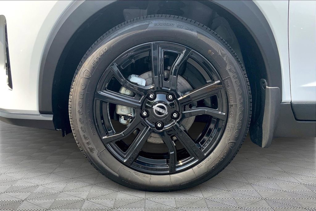 Used 2024 Nissan Kicks SR w/ SR Premium Package image 21