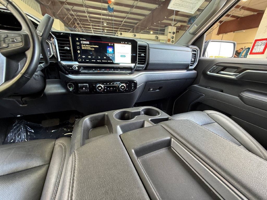 Used 2025 GMC Sierra 1500 SLT AWD/4WD image 15