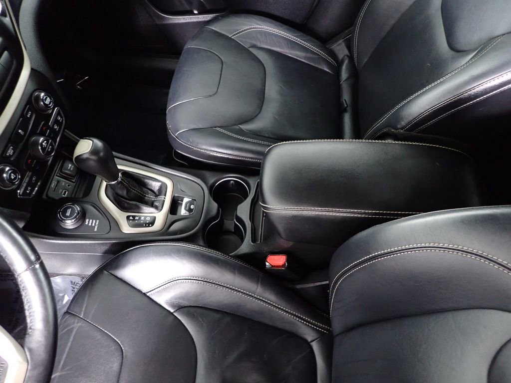 Used 2014 Jeep Cherokee Limited AWD/4WD image 32