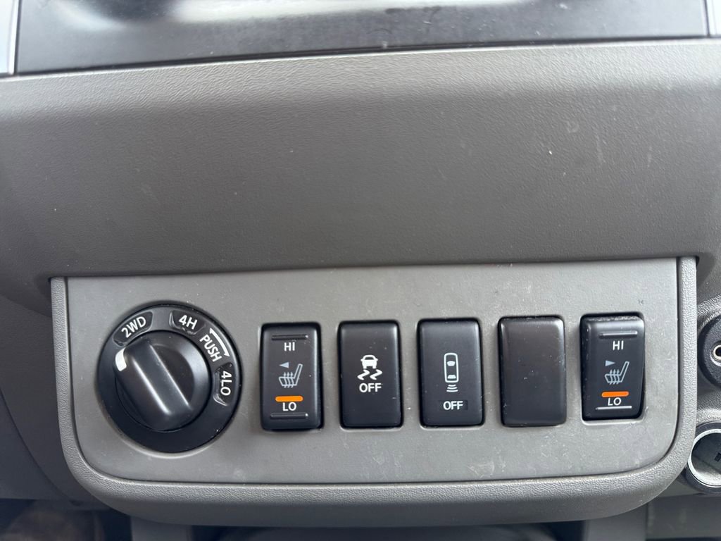 Used 2018 Nissan Frontier SV w/ Value Truck Package AWD/4WD image 31