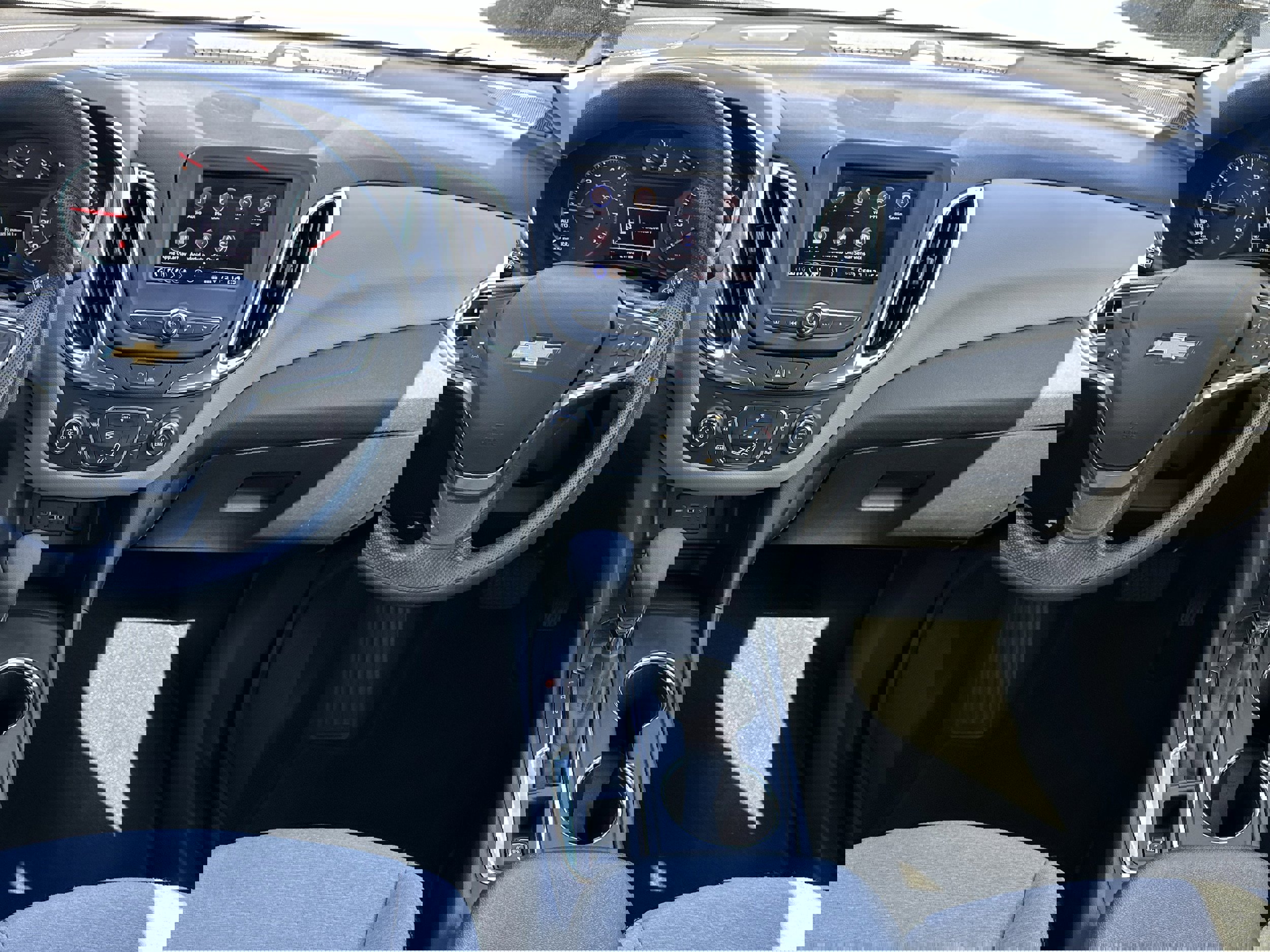 Used 2024 Chevrolet Equinox LS w/ Sport Edition image 11