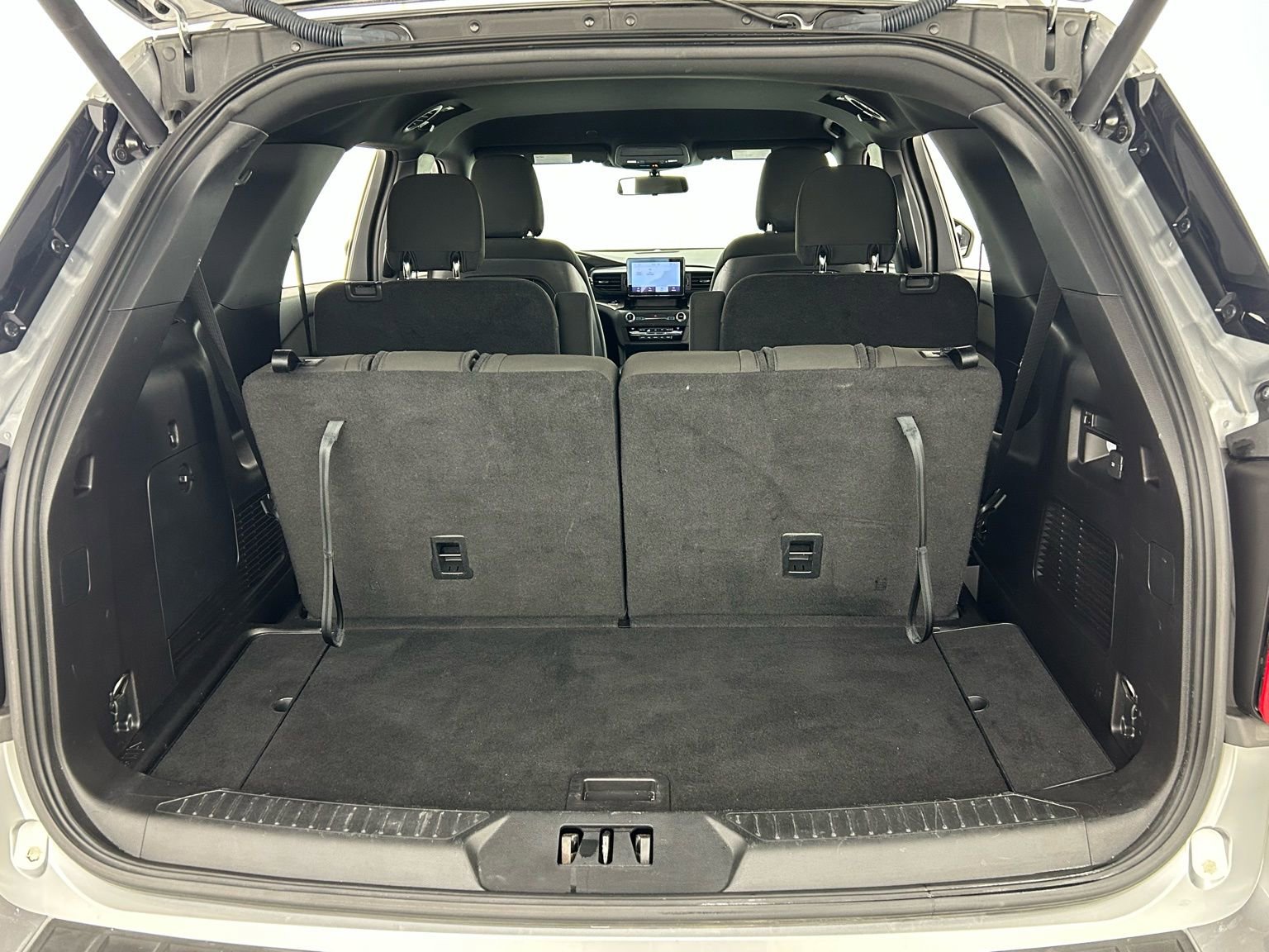 Used 2020 Ford Explorer XLT image 37