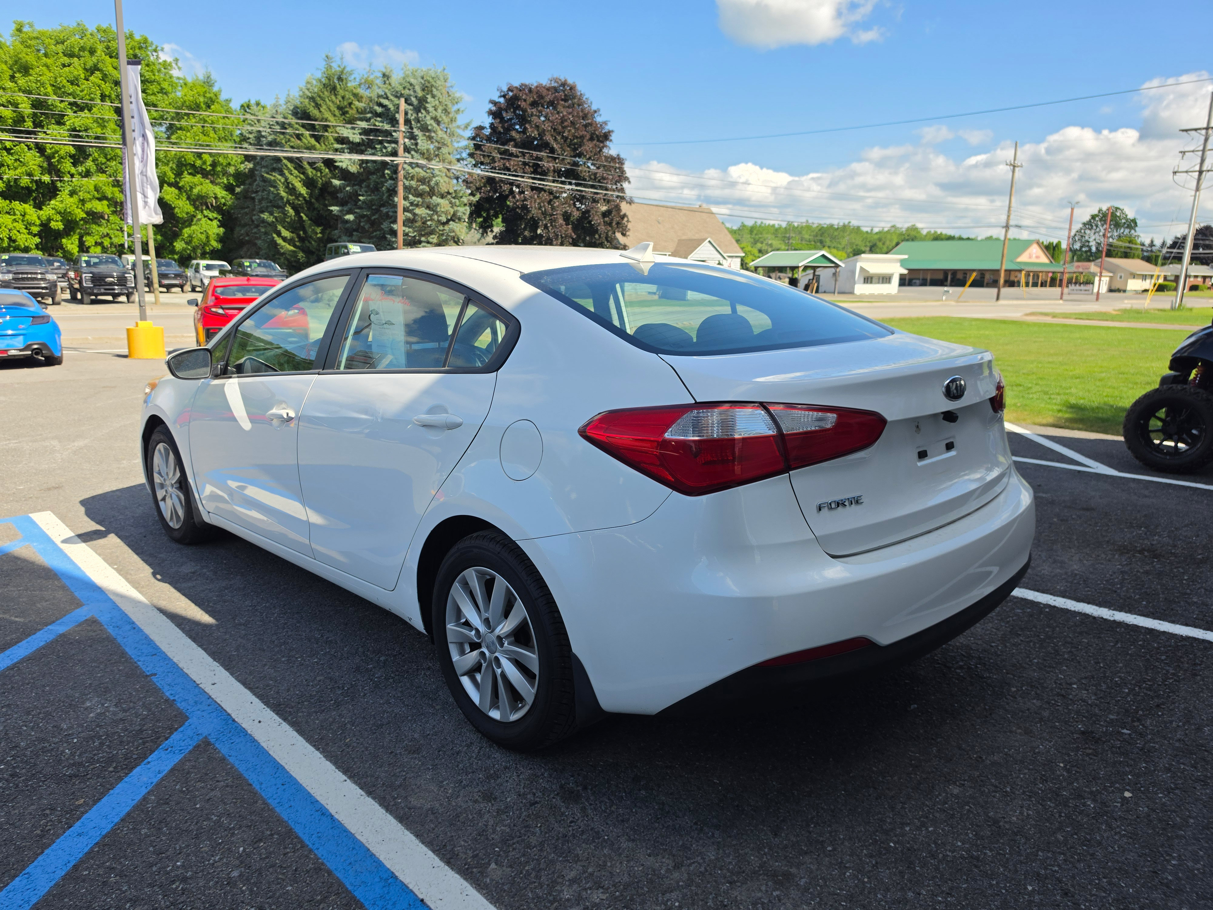 Used 2014 Kia Forte LX w/ Popular Package FWD image 5
