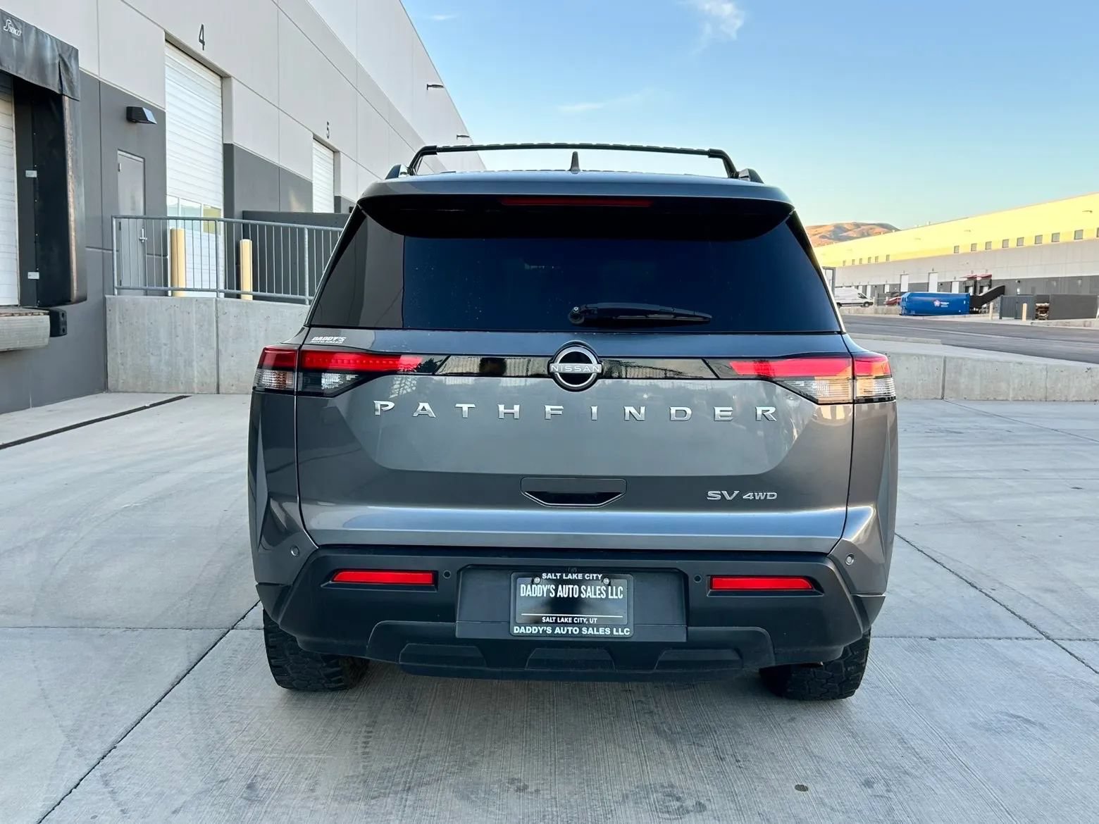 Used 2022 Nissan Pathfinder SV AWD/4WD image 4