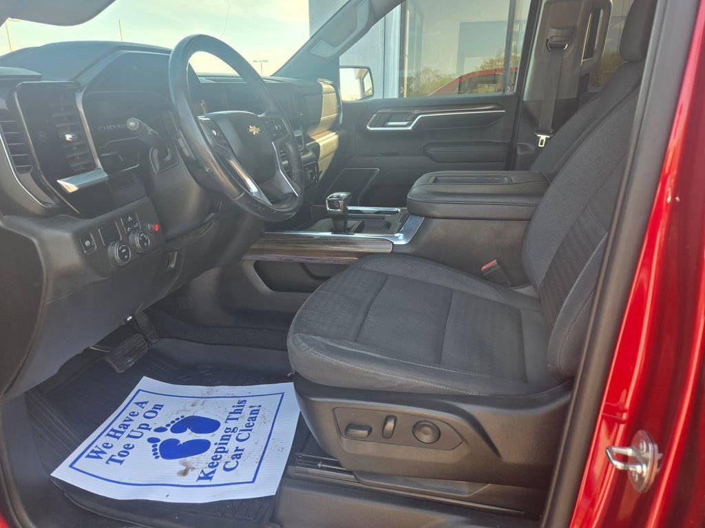 Used 2022 Chevrolet Silverado 1500 LT w/ LPO, Dark Essentials Package RWD image 7