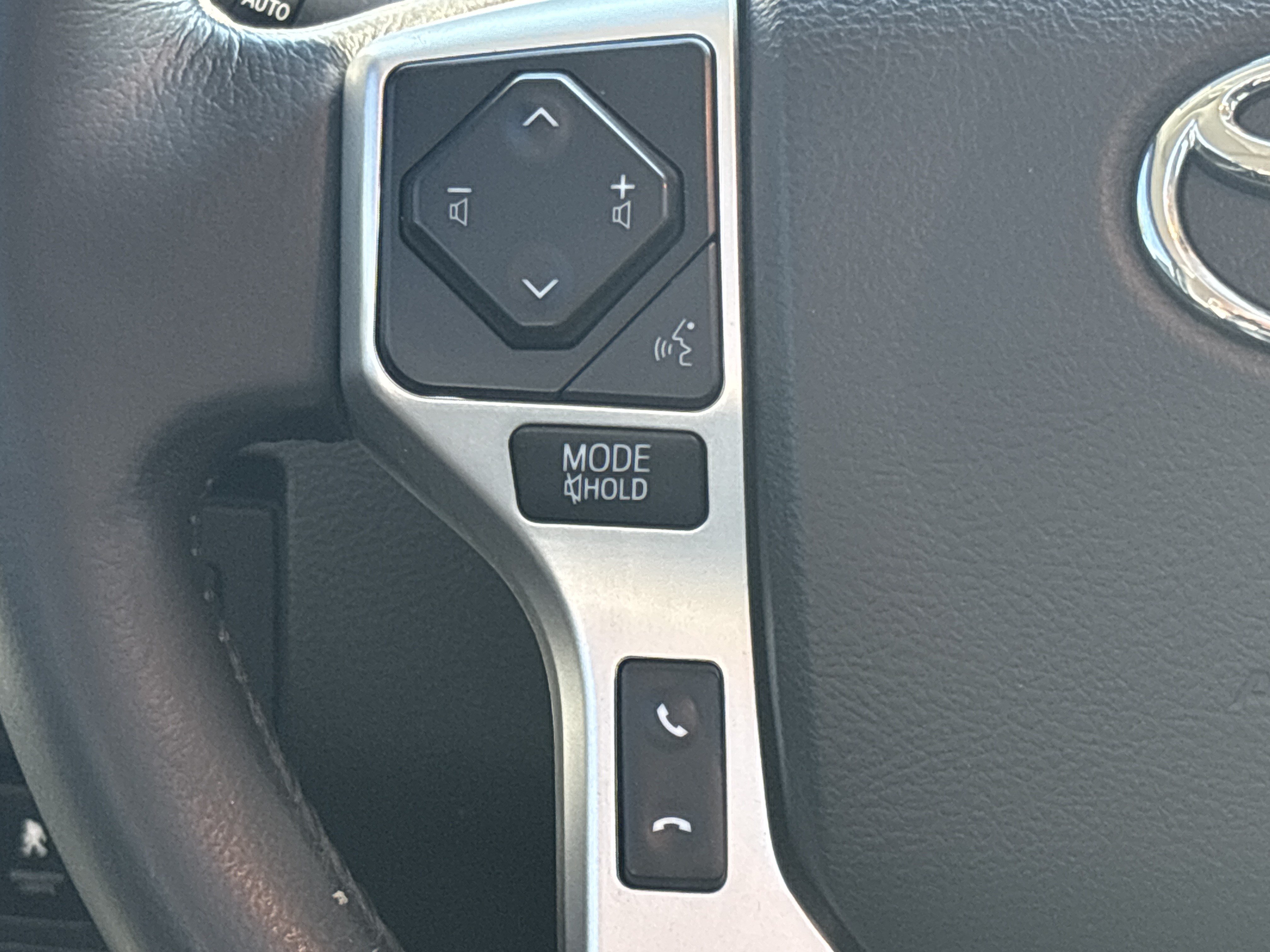 Used 2021 Toyota Tundra Limited w/ Limited Premium Package AWD/4WD image 19