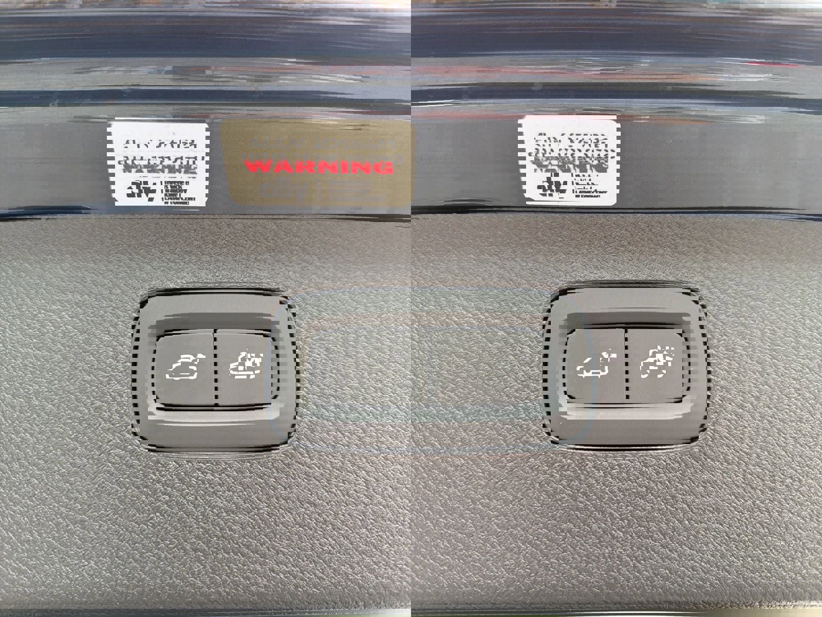 New 2026 Volvo XC90 B6 Core w/ Protection Package Premier image 33