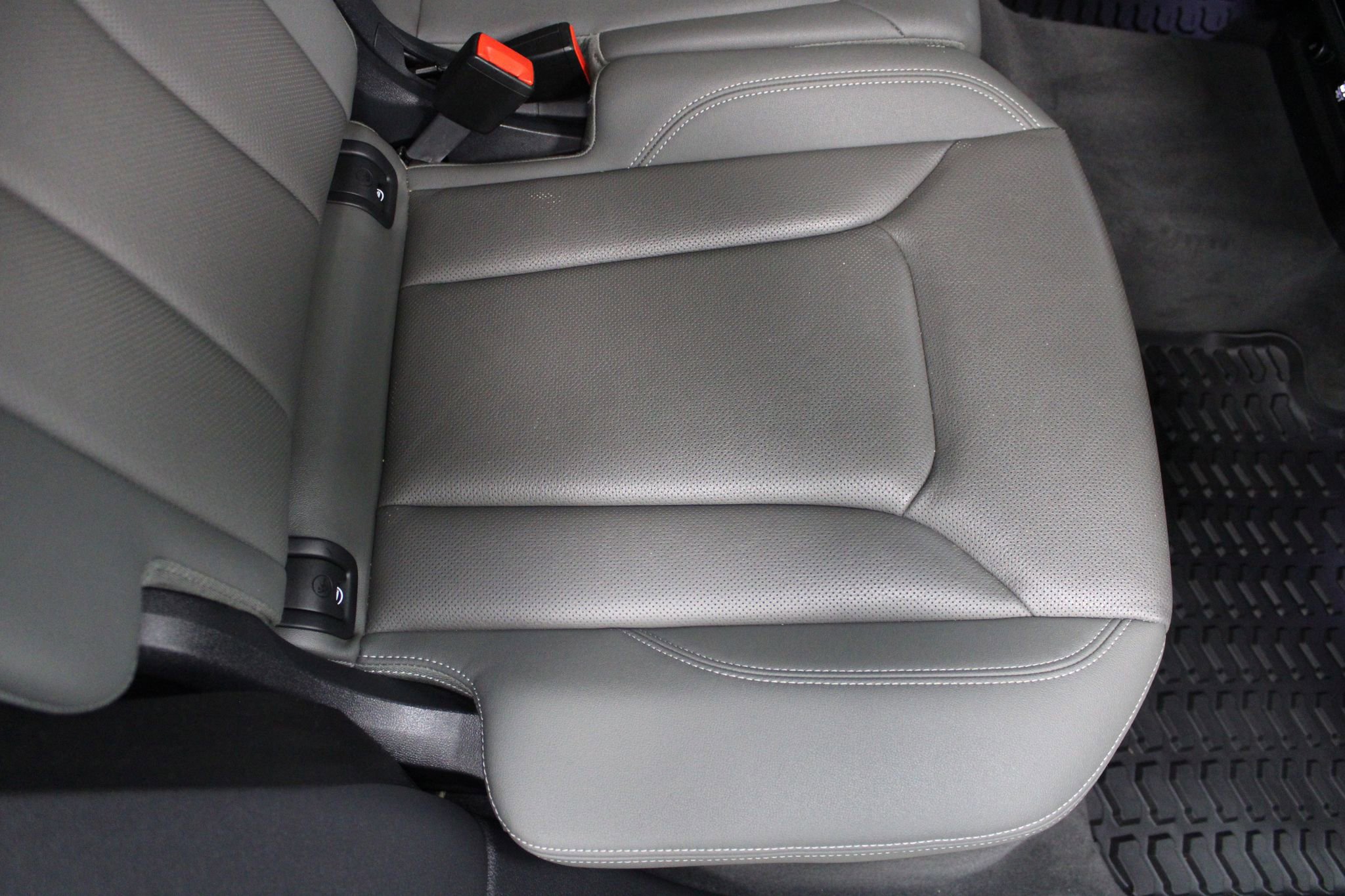 Used 2020 Audi Q8 Premium Plus AWD/4WD image 28