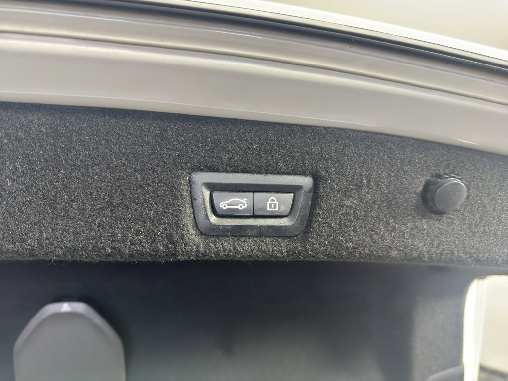 Used 2018 BMW 740i RWD image 36